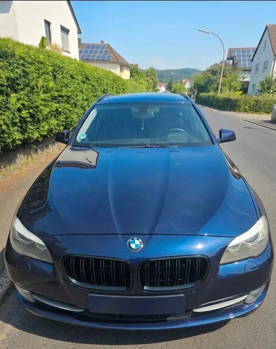 Gebraucht BMW 525 218 PS (160 kW) 2012 Blau Limousine
