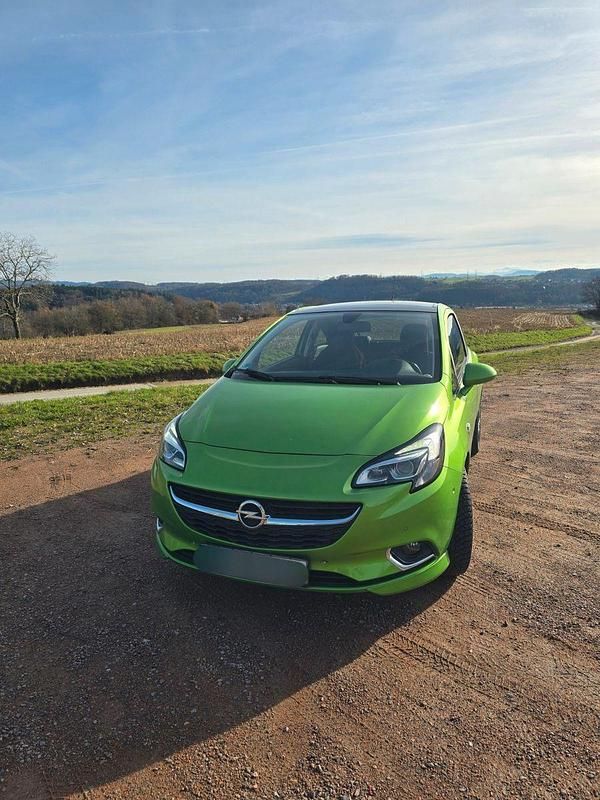Grün Gebraucht 2016 Opel Corsa Color Edition Kleinwagen | 6.799 € (Guter Preis) - Bild 1/4