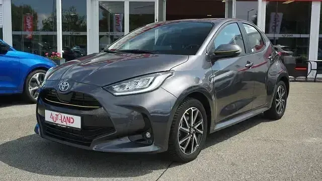 Gebraucht Toyota Yaris Team 125 PS (91 kW) 2024 Grau Kleinwagen
