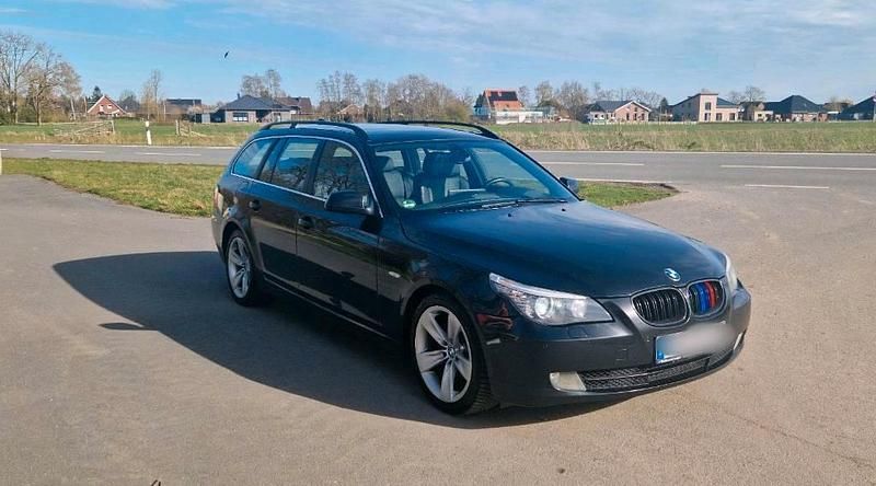 Gebraucht BMW 530 235 PS (172 kW) 2009 Schwarz Kombi
