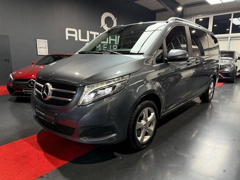 Grau Gebraucht 2017 Mercedes V250 Edition Van / Kleinbus | 27.900 € (Superpreis) - Bild 1/4