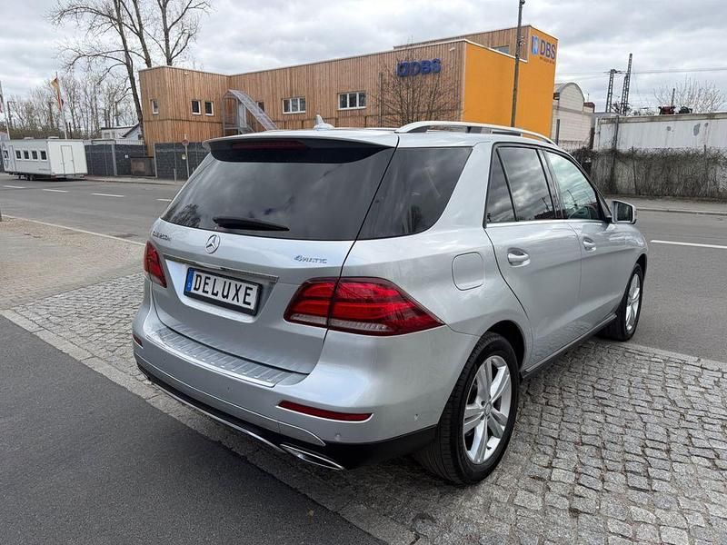 Gebraucht Mercedes GLE250 204 PS (150 kW) 2016 Silber SUV