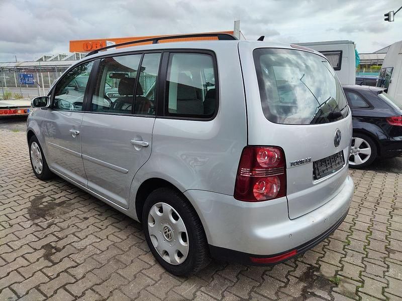 Gebraucht VW Touran Trendline 140 PS (102 kW) 2007 Silber Van / Kleinbus
