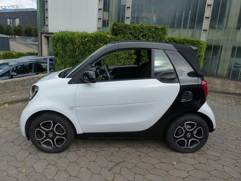 Gebraucht Smart ForTwo Cabrio Prime 71 PS (52 kW) 2018 Weiß/schwarz Cabrio