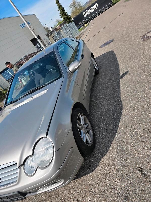 Gebraucht Mercedes C200 163 PS (119 kW) 2003 Grau Coupé