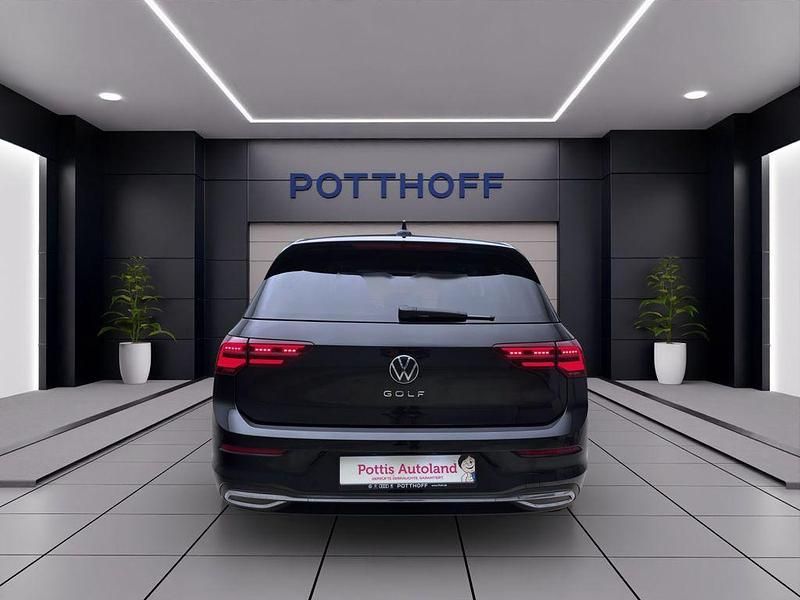 Gebraucht VW Golf VIII Active 150 PS (110 kW) 2023 Schwarz Limousine
