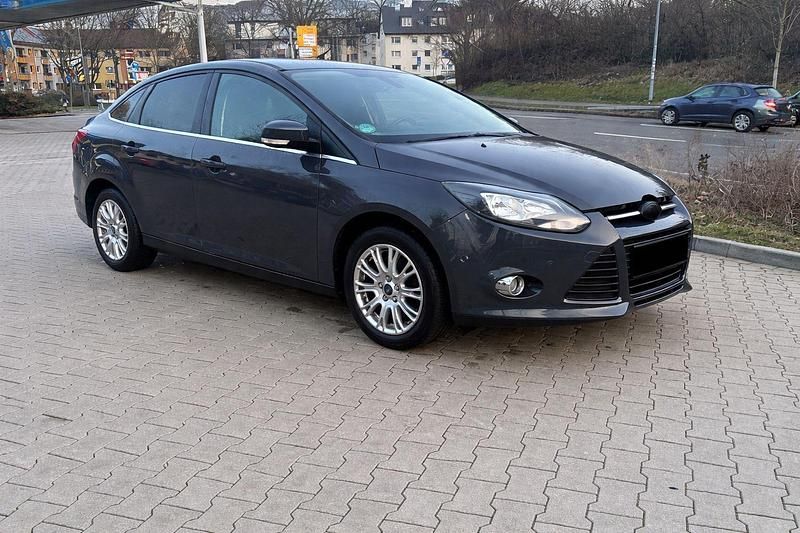 Gebraucht Ford Focus Titanium 150 PS (110 kW) 2011 Blau Limousine