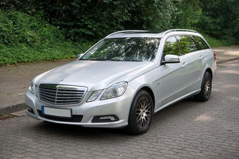 Silber Gebraucht 2010 Mercedes E350 Elegance Kombi | 8.950 € (Guter Preis) - Bild 1/4