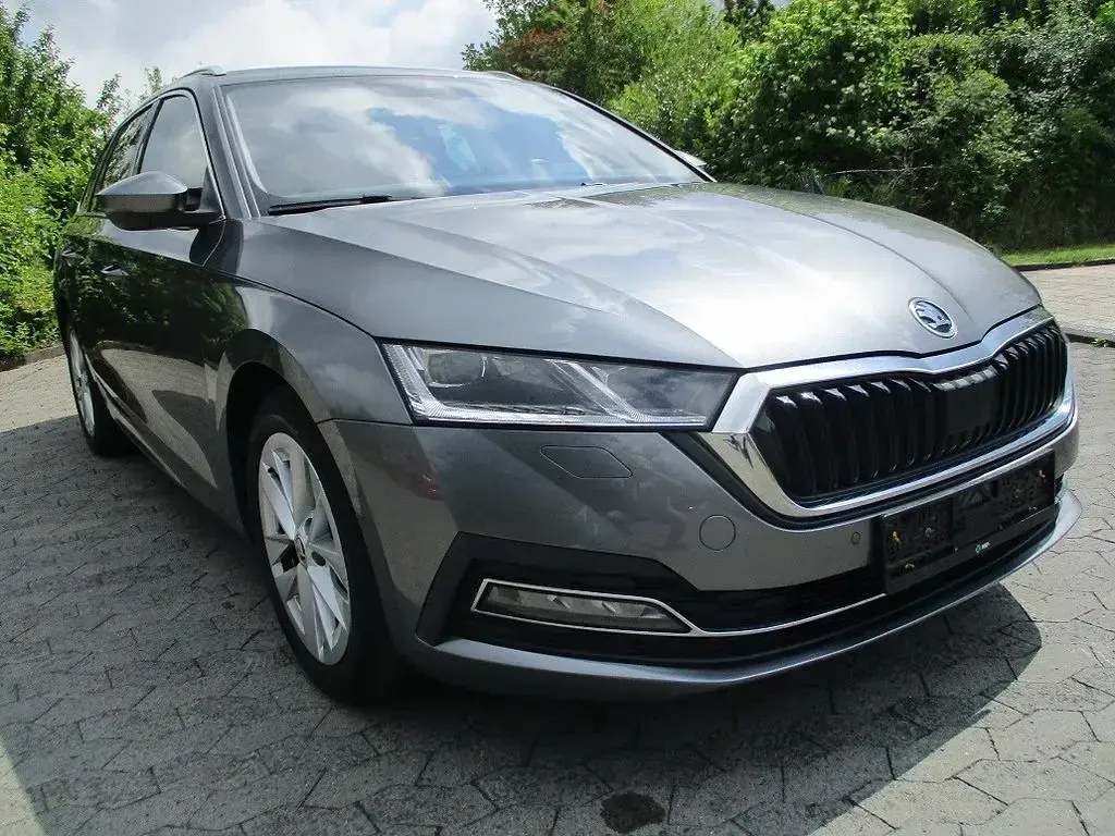Gebraucht Skoda Octavia Style 150 PS (110 kW) 2023 Grau Limousine