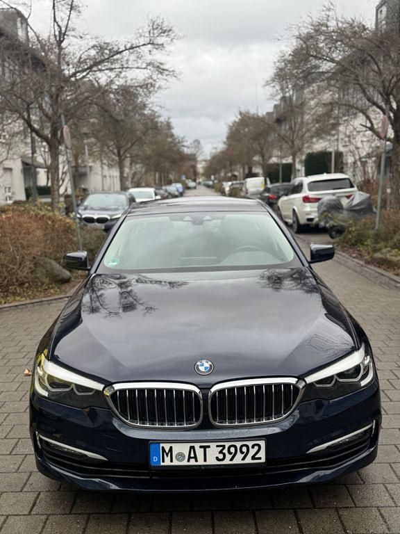Blau Gebraucht 2018 BMW 530 Limousine | 18.700 € (Superpreis) - Bild 1/4