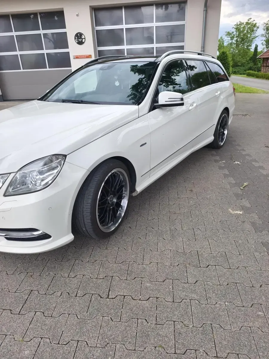 Gebraucht Mercedes E350 AMG 306 PS (225 kW) 2011 Weiß Kombi