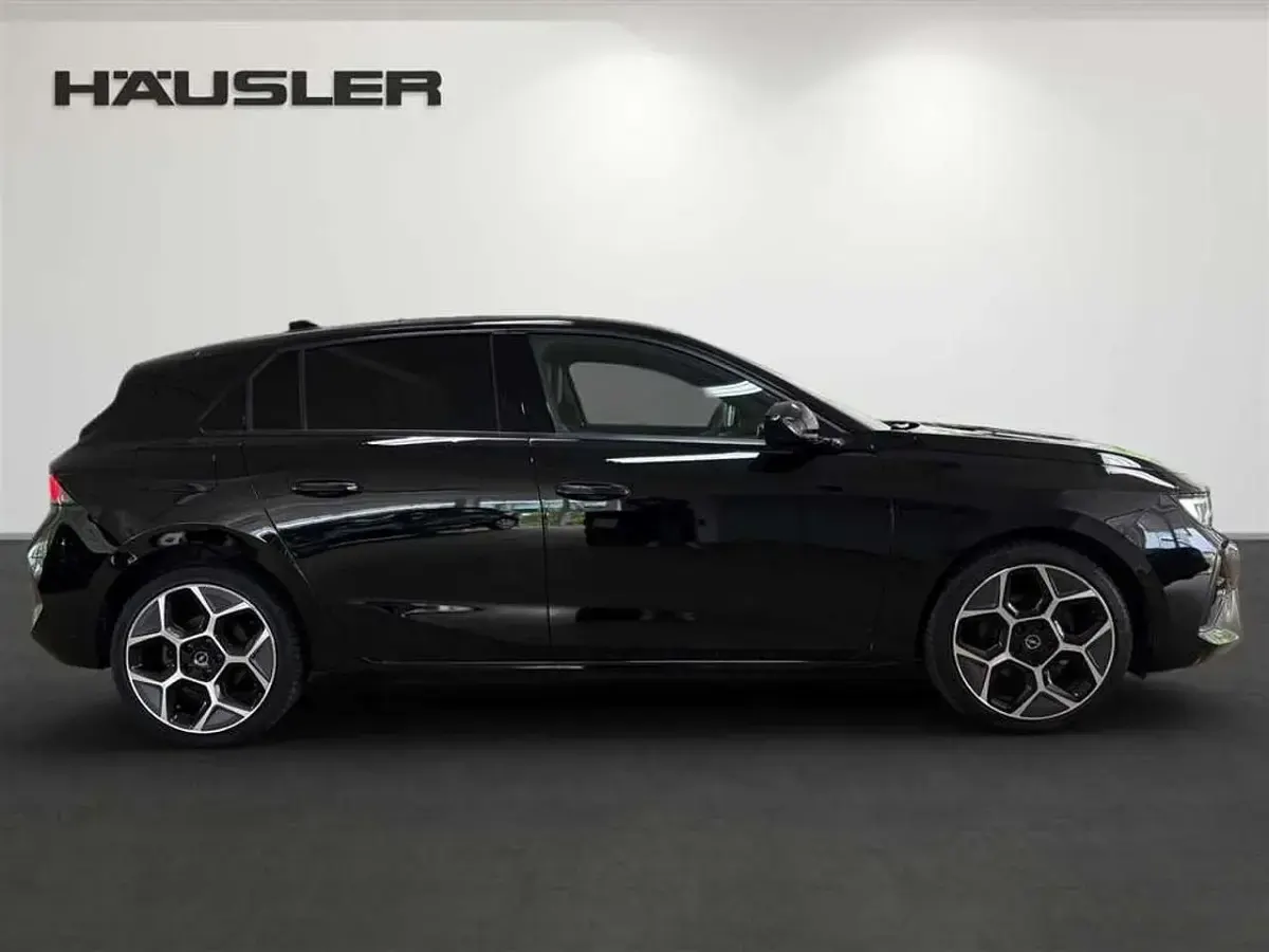 Gebraucht Opel Astra Ultimate 131 PS (96 kW) 2024 Schwarz Kleinwagen
