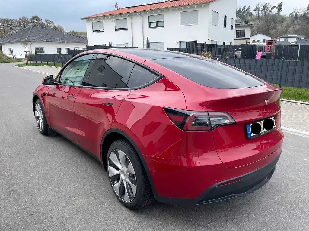 Usata Tesla Model Y 274 kW (373 CV) 2022 Rosso SUV