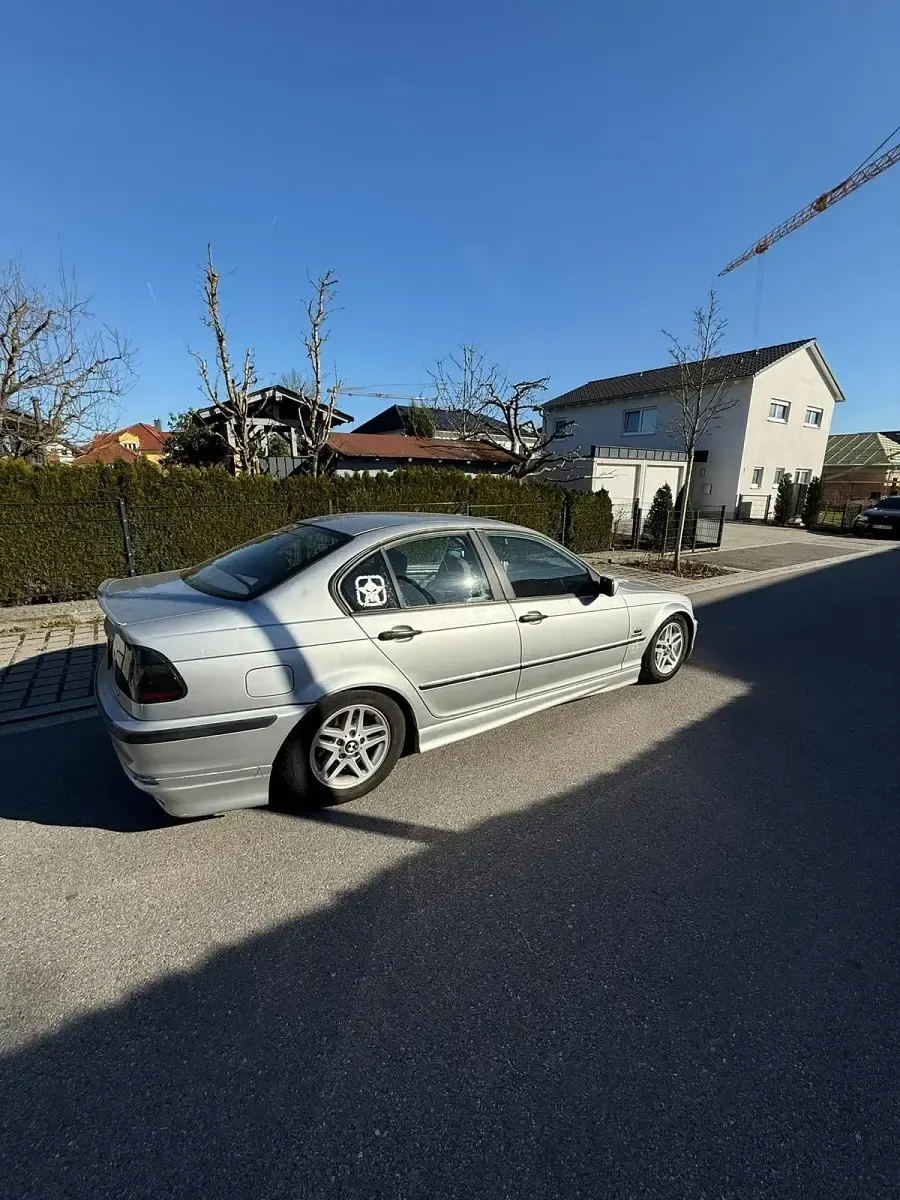 Gebraucht BMW 318 118 PS (86 kW) 2000 Silber Limousine