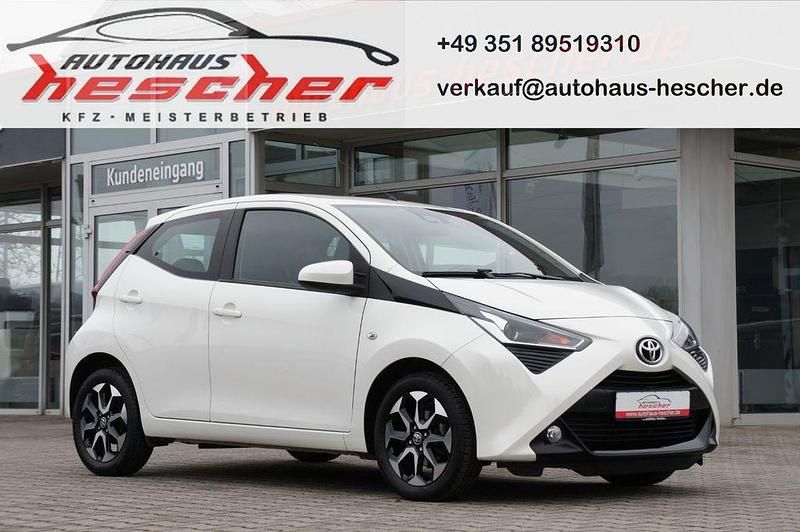 Weiß Gebraucht 2019 Toyota Aygo X-play Kleinwagen | 12.980 € (Fairer Preis) - Bild 1/4