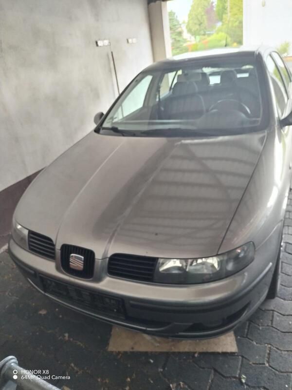 Silber Gebraucht 2004 Seat Leon Kleinwagen | 1.500 € (Fairer Preis) - Bild 1/4