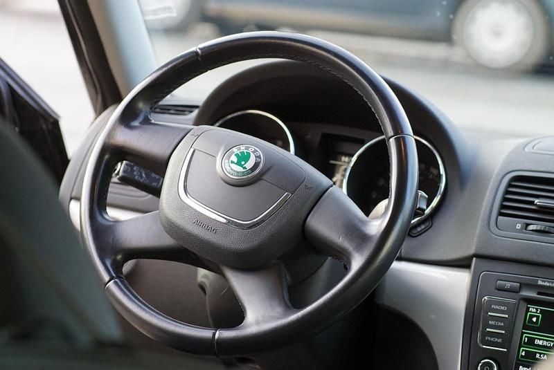 Gebraucht Skoda Yeti 140 PS (102 kW) 2012 Schwarz SUV