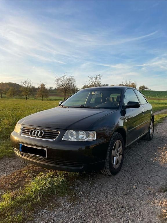 Schwarz Gebraucht 2001 Audi A3 Limousine | 1.800 € (Etwas zu teuer) - Bild 1/4