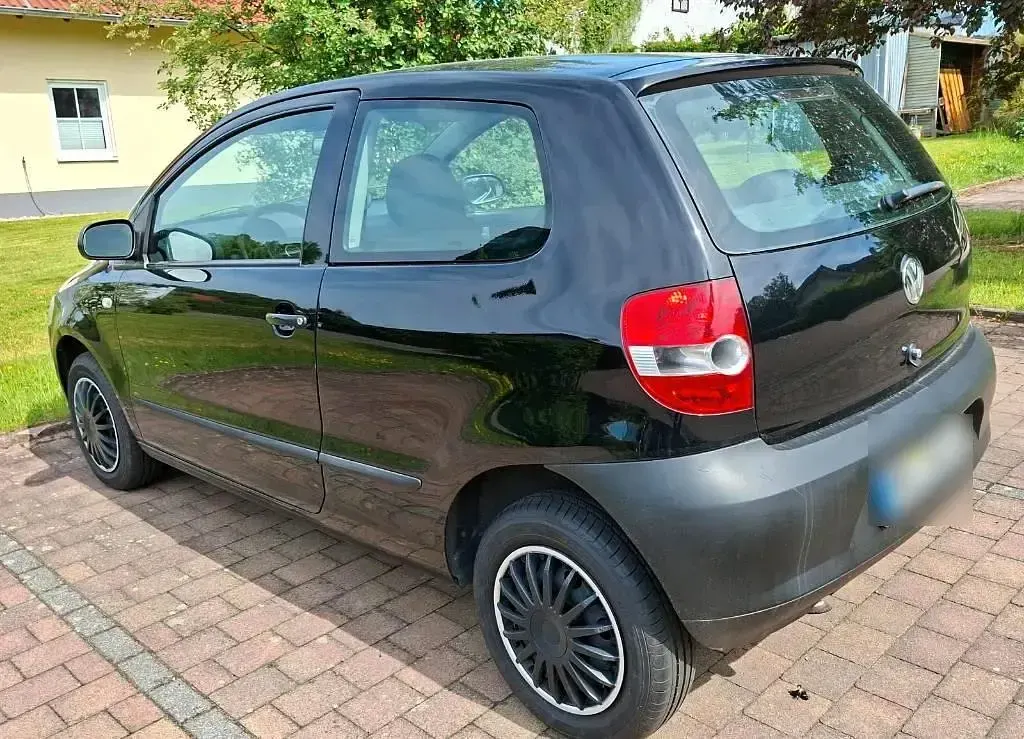 Gebraucht VW Fox 75 PS (55 kW) 2005 Schwarz Kleinwagen