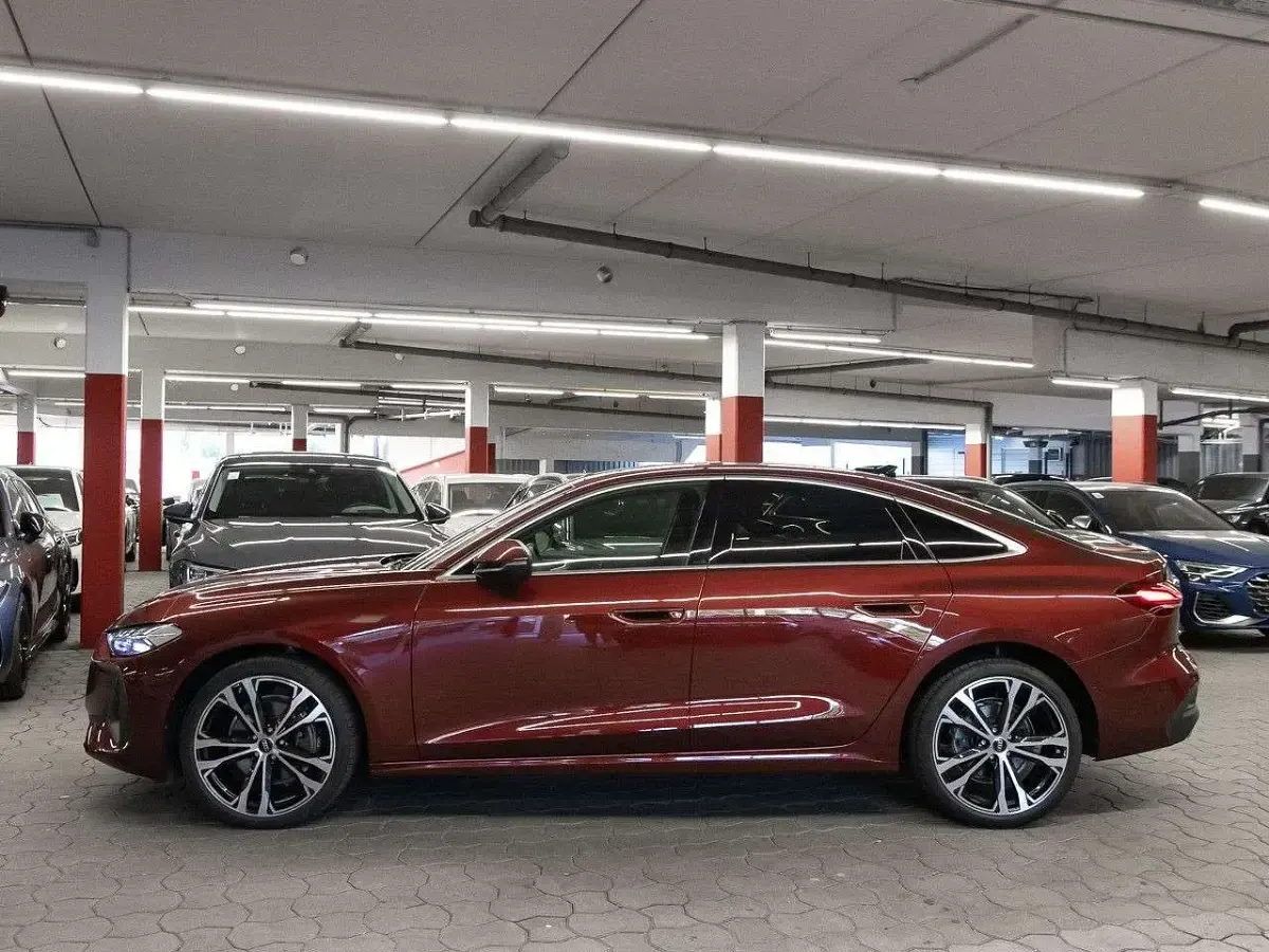 Gebraucht Audi A5 Sport 204 PS (150 kW) 2025 Grenadinerot metallic Limousine