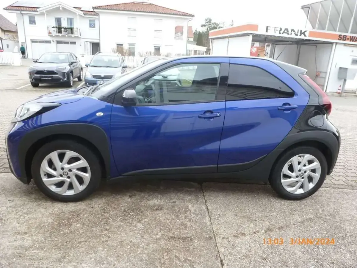 Gebraucht Toyota Aygo X Pulse 72 PS (52 kW) 2022 Blau SUV