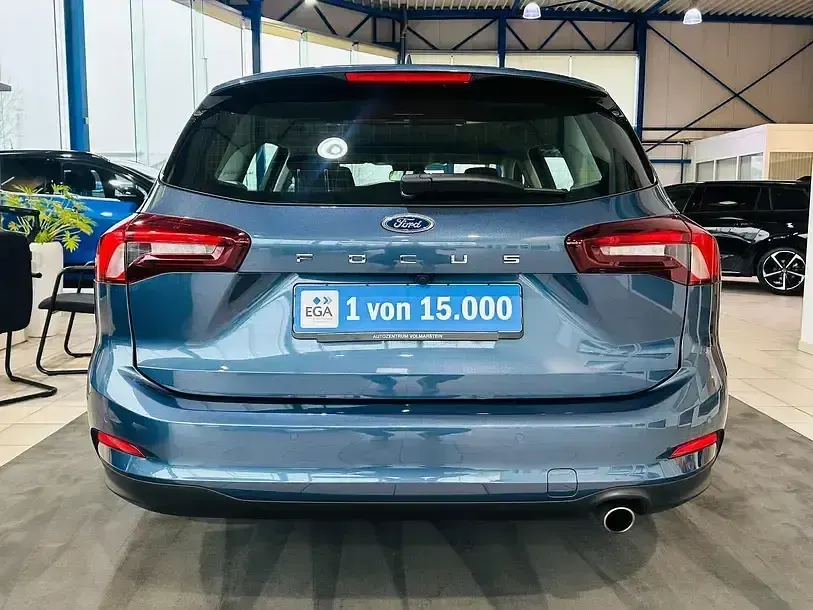 Gebraucht Ford Focus Cool & Connect 120 PS (88 kW) 2022 Chromablau metallic Kombi