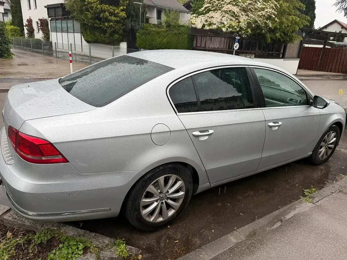 Gebraucht VW Passat 160 PS (117 kW) 2011 Silber Limousine