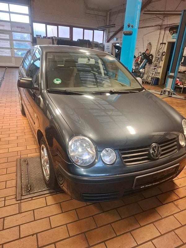 Gebraucht VW Polo Basis 64 PS (47 kW) 2003 Blau Kleinwagen