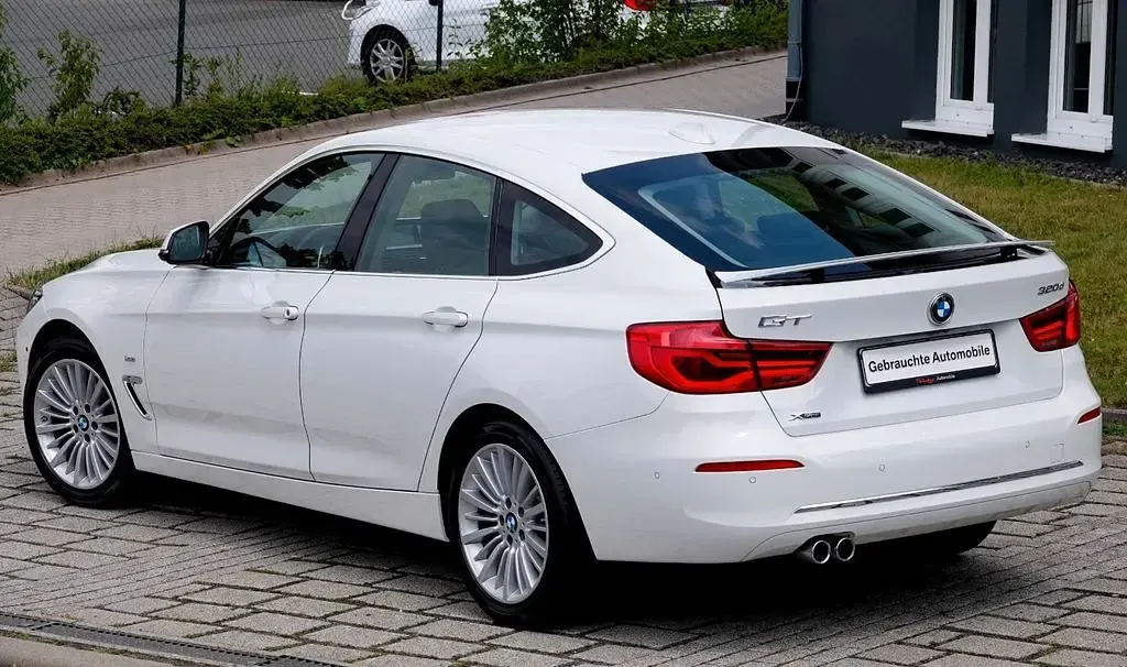 Gebraucht BMW 320 Gran Turismo Luxury Line 190 PS (139 kW) 2016 Weiß Coupé