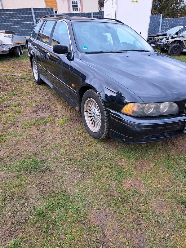 Gebraucht BMW 525 163 PS (119 kW) 2003 Schwarz Kombi