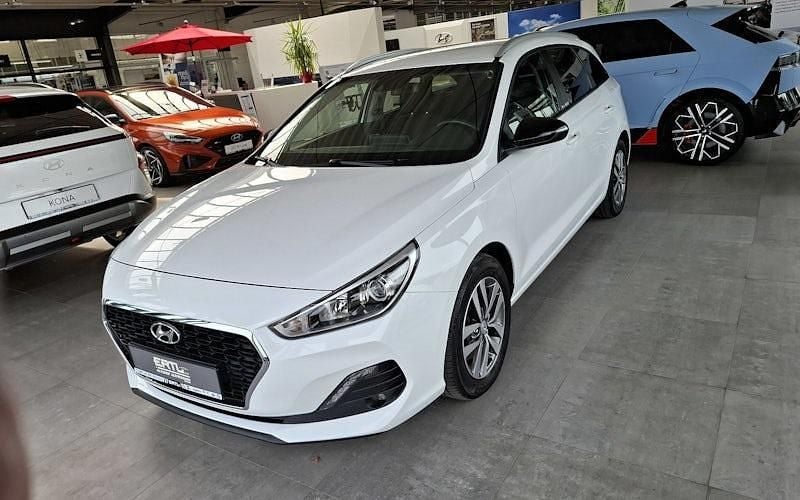 Polar white Gebraucht 2020 Hyundai i30 YES! Kombi | 17.880 € (Fairer Preis) - Bild 1/4