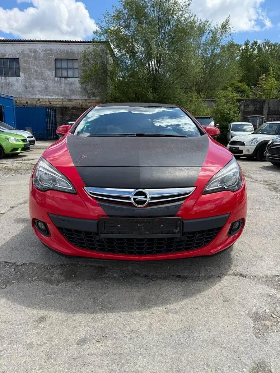 Gebraucht Opel Astra GTC Innovation 179 PS (131 kW) 2011 Rot Coupé