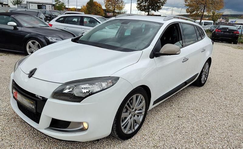 Weiß Gebraucht 2011 Renault Mégane GT Line Dynamique Limousine | 4.900 € (Superpreis) - Bild 1/4