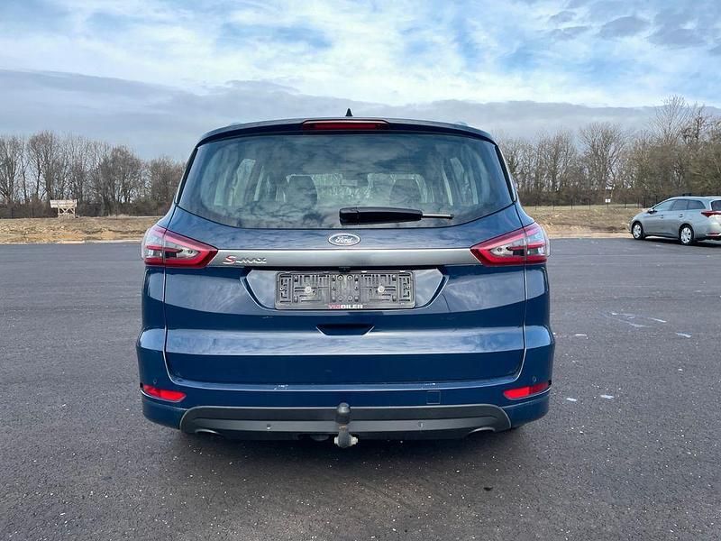 Gebraucht Ford S-MAX Titanium 150 PS (110 kW) 2022 Blau Van / Kleinbus