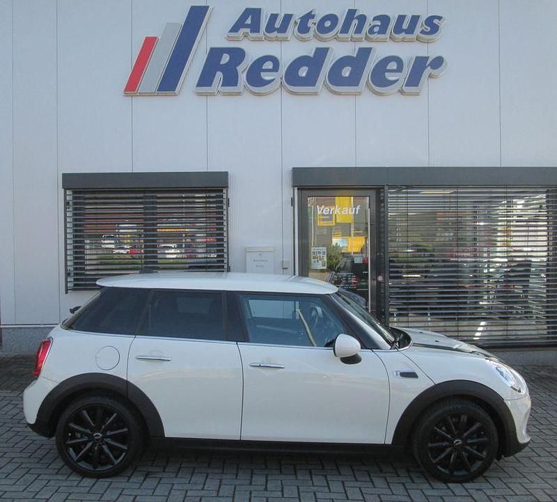 Second-hand Mini Cooper 136 CP (100 kW) 2016 Alb Hatchback