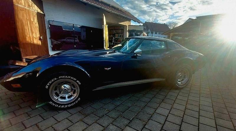 Second-hand Corvette C3 179 CP (131 kW) 1977 Albastru