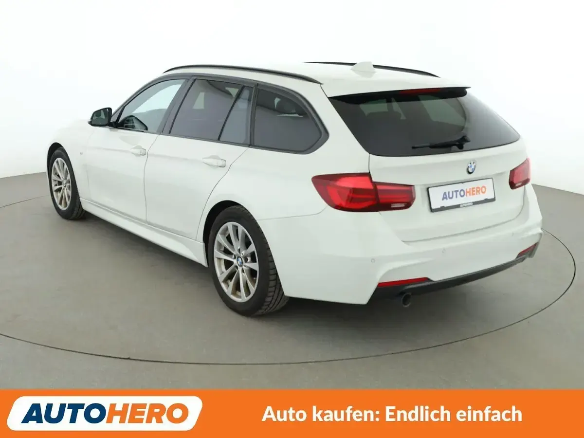 Gebraucht BMW 318 M Sport 150 PS (110 kW) 2019 Alpinweiss iii Kombi