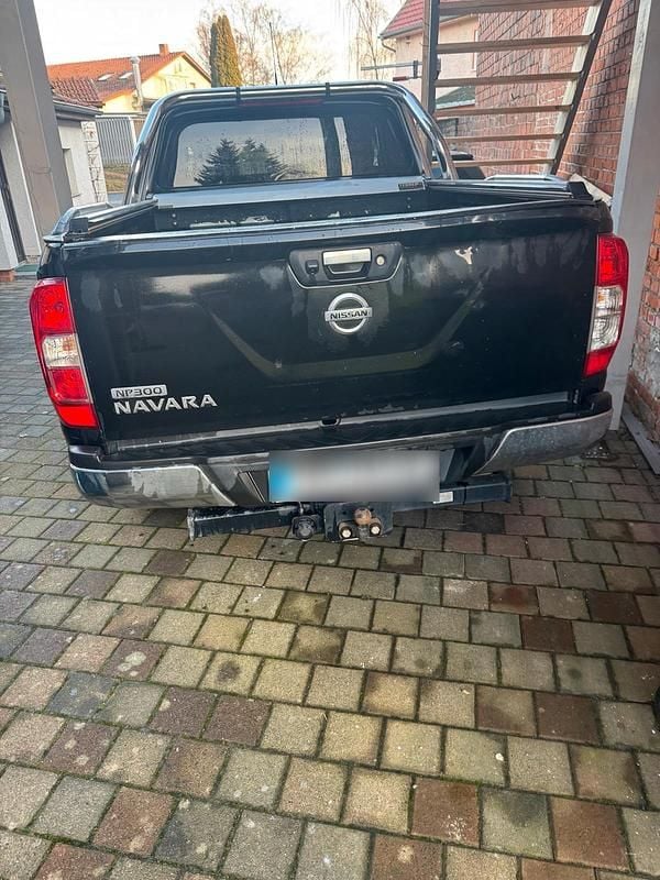 Gebraucht Nissan Navara 163 PS (119 kW) 2016 Schwarz Pickup