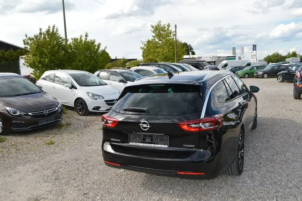 Gebraucht Opel Insignia Dynamic 165 PS (121 kW) 2017 Schwarz Kombi
