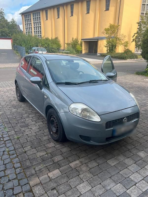 Grau Gebraucht 2008 Fiat Punto Kleinwagen | 700 € (Superpreis) - Bild 1/4