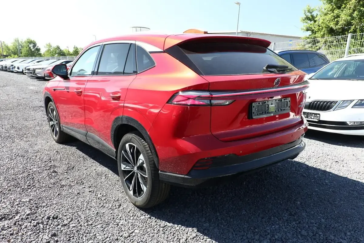 Neu MG HS Luxury 224 PS (164 kW) 2026 Diamond red metallic SUV