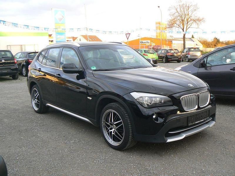 Schwarz Gebraucht 2010 BMW X1 xLine SUV | 8.590 € (Guter Preis) - Bild 1/4