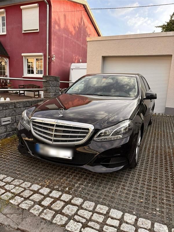 Gebraucht 2015 Mercedes E220 Limousine | 10.400 € (Fairer Preis) - Bild 1/4