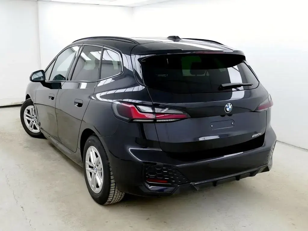 Gebraucht BMW 220 Active Tourer M Sport 170 PS (125 kW) 2024 Schwarz Van / Kleinbus