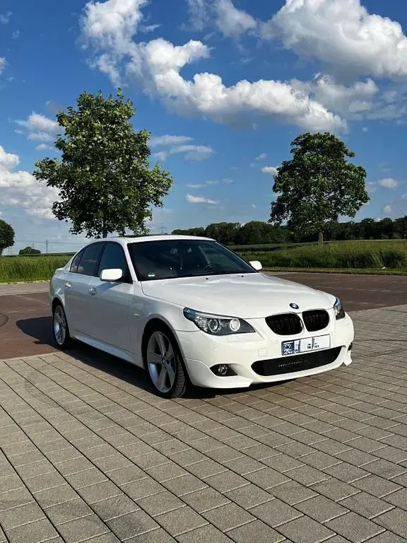 Gebraucht BMW 525 M Sport 218 PS (160 kW) 2009 Weiß Limousine