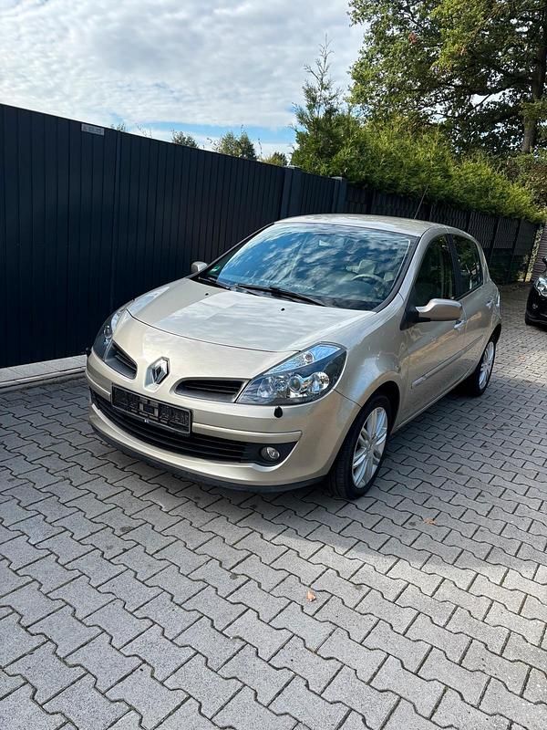 Beige Gebraucht 2006 Renault Clio III Initiale Limousine | 4.290 € (Fairer Preis) - Bild 1/4