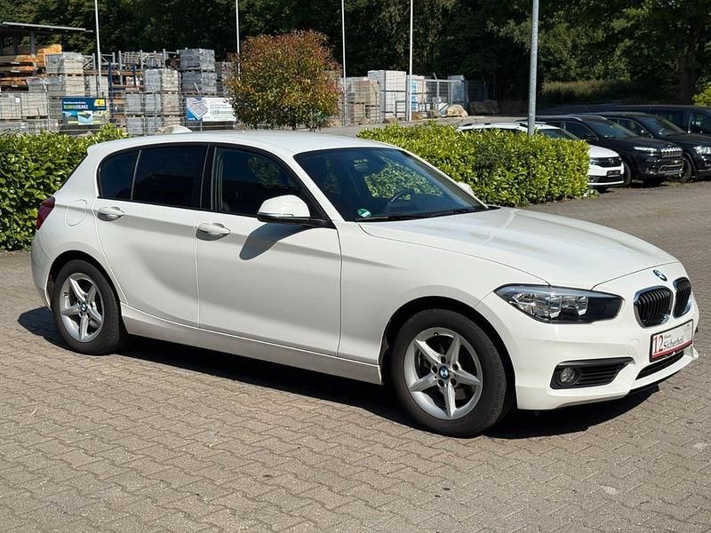 Weiß Gebraucht 2017 BMW 120 Advantage Kleinwagen | 14.750 € (Fairer Preis) - Bild 1/2
