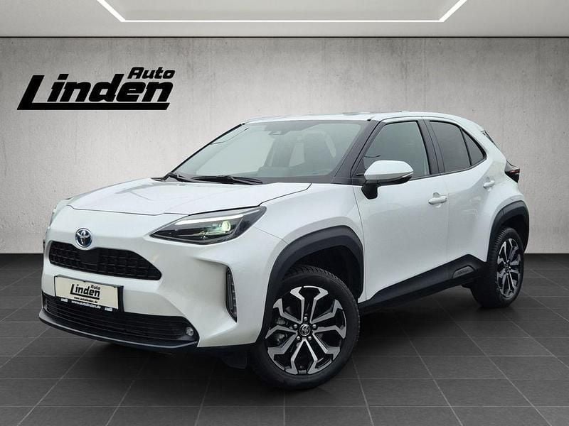 Weiß Gebraucht 2021 Toyota Yaris Cross Team SUV | 21.970 € (Guter Preis) - Bild 1/4