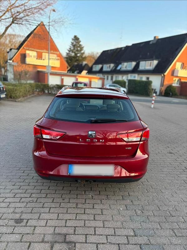 Gebraucht Seat Leon ST 105 PS (77 kW) 2014 Rot Kombi