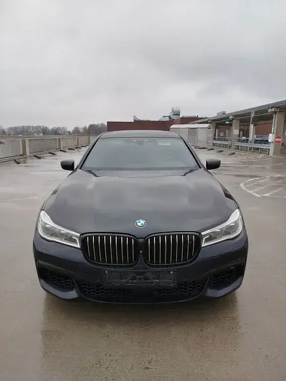 Gebraucht BMW 750L Performance 449 PS (330 kW) 2018 Blau Limousine